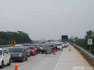 Truk Terguling Dievakuasi, Tol Pekalongan-Pemalang Masih Macet