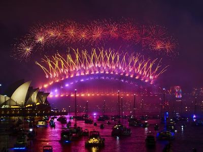 Pesta Kembang Api Tandai Tahun Baru 2019 di Sydney