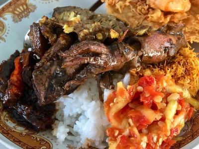 Akhiri Tahun 2018 dengan Sarapan Nasi Madura Berlauk Komplet Ini