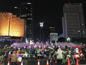 Potret Keramaian Bundaran HI Jelang Pergantian Tahun Potret Keramaian Bundaran HI Jelang Pergantian Tahun