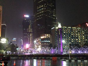 Ada Car Free Night, Lalin ke Arah Bundaran HI Ditutup Ada Car Free Night, Lalin ke Arah Bundaran HI Ditutup