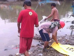 Mayat Pria Bertato dan Bertindik Ditemukan Mengambang di Tepi Sungai