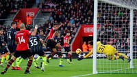 Adapun Southampton cuma membalas satu gol lewat Pierre Hojbjerg. Kemenangan 3-1 untuk City bertahan hingga laga tuntas. Reuters/Eddie Keogh.