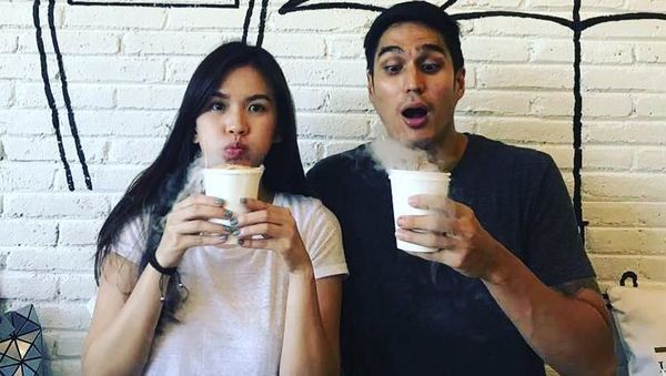 Momen Romantis Deasy Priscilla dan Marcel Chandrawinata Saat Kulineran Bersama