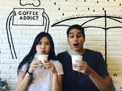 Momen Romantis Deasy Priscilla dan Marcel Chandrawinata Saat Kulineran Bersama