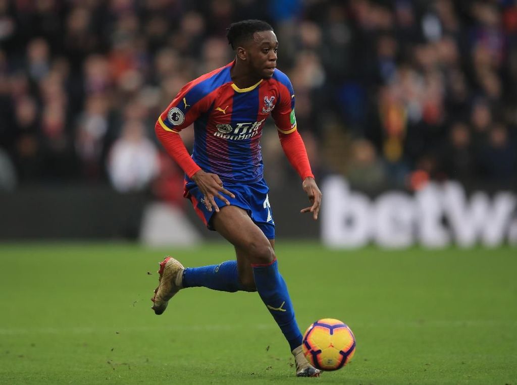 Ketertarikan MU Ganggu Fokus Wan-Bissaka Bersama Inggris U-21 Ketertarikan MU Ganggu Fokus Wan-Bissaka Bersama Inggris U-21