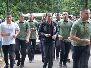 Awali 2019, Jokowi Jogging dan Sapa Warga di Kebun Raya Bogor Awali 2019, Jokowi Jogging dan Sapa Warga di Kebun Raya Bogor
