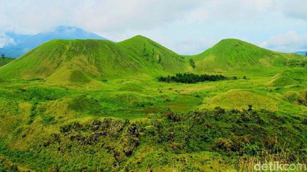 Bukan di Bromo, Ini Bukit Teletubbies Punya Bondowoso