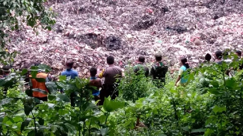 TPST Cilowong Serang Longsor, Dua Warga Dilaporkan Hilang