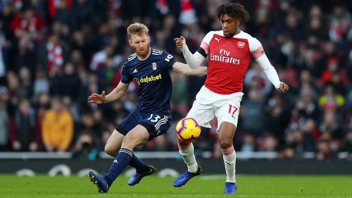 Arsenal unggul 1-0 atas Fulham di babak pertama Liga Inggris. (Foto: Catherine Ivill/Getty Images)