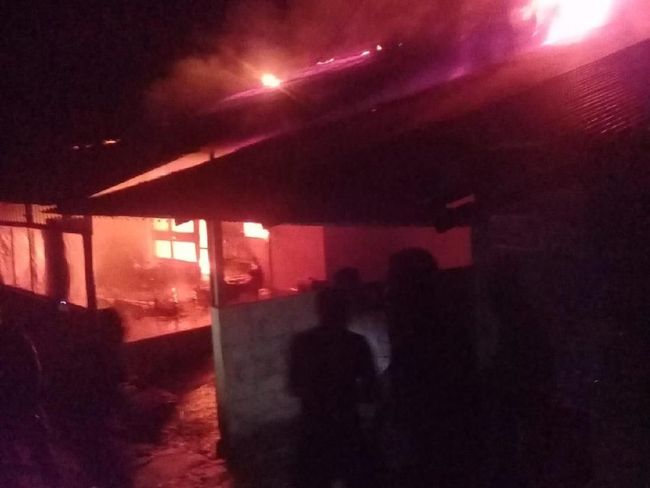 Berita 2 Rumah di Asrama Brimob Polda Maluku Terbakar Kamis 18 April 2024