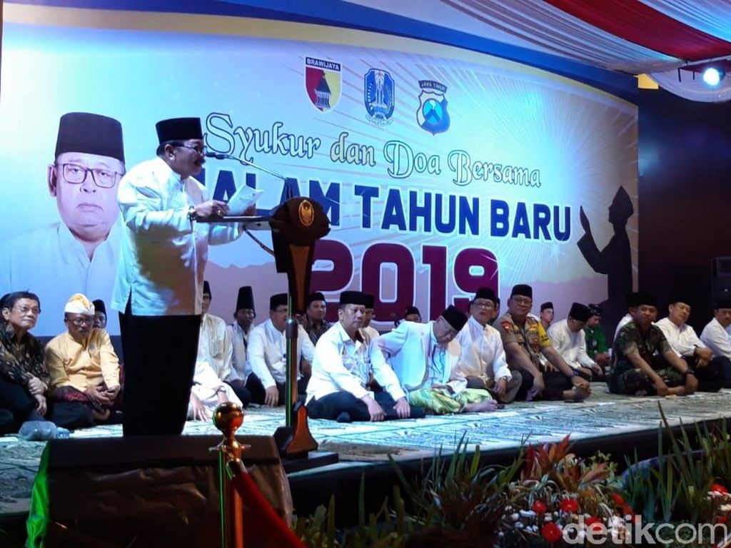 Tahun Baru 2019 di Surabaya, Doa Bersama Hingga Pesta Kembang Api