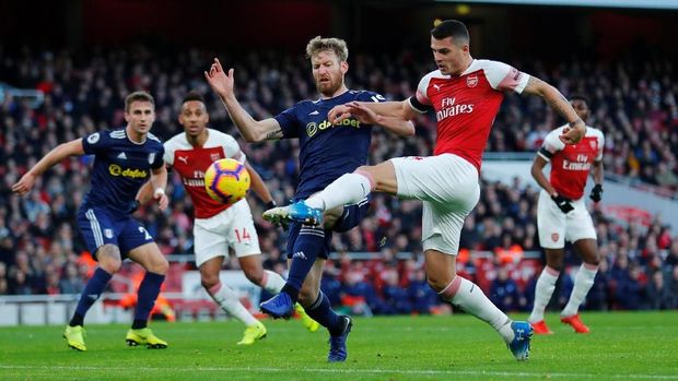 Granit Xhaka membuka keunggulan untuk Arsenal.