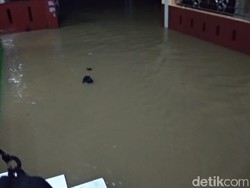 Warga Pandeglang Korban Tsunami Kembali Mengungsi Akibat Banjir
