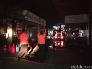 Kafe Di Madiun Terbakar Jelang Tahun Baru, 5 Orang Terluka
