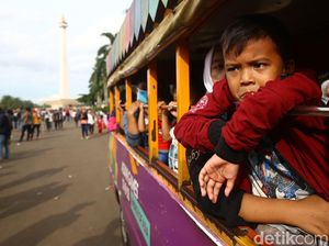 Hingga Sore Hari Monas Masih Ramai Pengunjung
