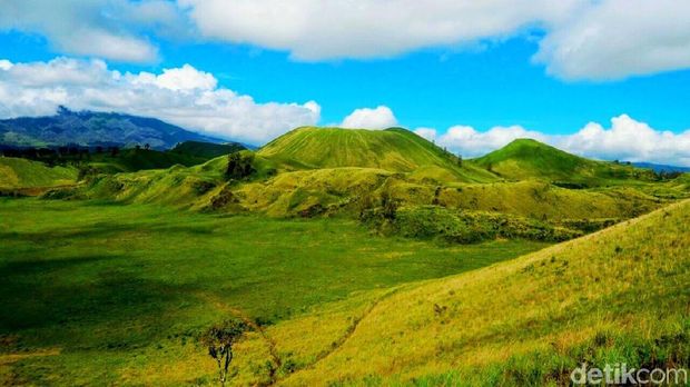 Bukan di Bromo, Ini Bukit Teletubbies Punya Bondowoso