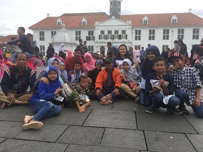 Foto: Serunya, Warga Liburan Tahun Baru Murah Meriah di Kota Tua