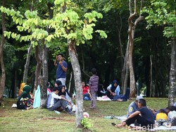 Musim Liburan, Penjual Pernak-pernik di Monas Meningkat