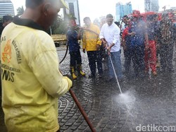 Sampah Tahun Baru DKI 327 Ton, Anies: Lebih Rendah dari Tahun Lalu