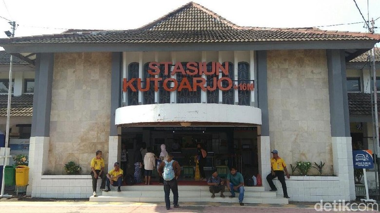 Penumpang KA Selama Libur Akhir Tahun di Daop v Purwokerto Naik 5% Penumpang KA Selama Libur Akhir Tahun di Daop v Purwokerto Naik 5%