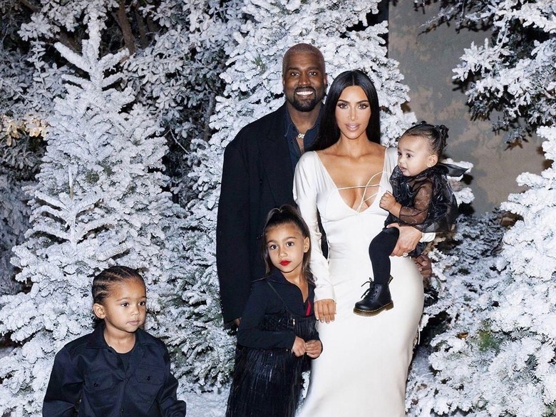 Kim Kardashian Akhirnya Ngaku Sedang Menanti Anak ke-4