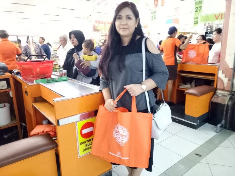 Tak Lagi Sediakan Kresek, Toko di Denpasar Jual Tas Rp fifteen Ribu