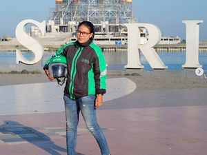 Yuliana, Ibu Rumah Tangga yang nge-Grab Diselingi Antar Anak Sekolah