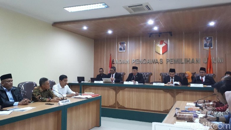 Sidang Laporan OSO di Bawaslu, KPU Bantah Tak Jalankan Putusan PTUN Sidang Laporan OSO di Bawaslu, KPU Bantah Tak Jalankan Putusan PTUN