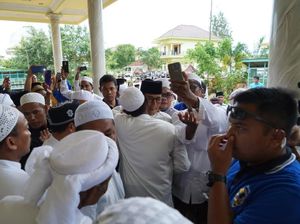 Disambut Santri di Sampang, Sandiaga: Mator Sakalangkong