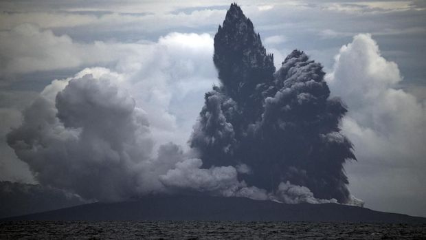 Analisis Soal Misteri Dentuman Usai Erupsi Anak Krakatau