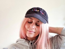 Viral, Dina Tokio Baca Komentar Negatif 47 Menit Karena Lepas Hijab