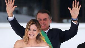 Foto: Cantiknya Ibu Negara Brazil yang Lebih Muda 25 Tahun dari Suami