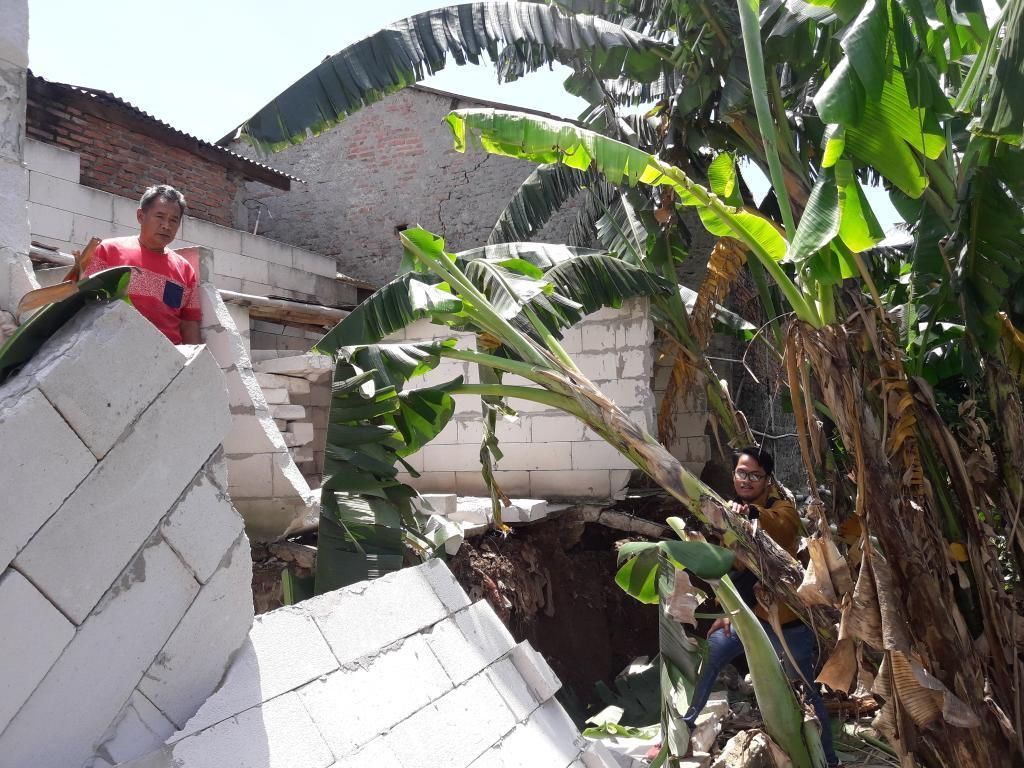 13 Unit Rumah di Pinggir Kali Bekasi Longsor, Warga Cemas