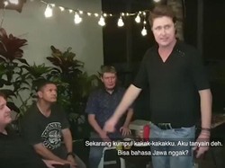 Salut! Keluarga Bule Fasih Berbahasa Jawa Timuran