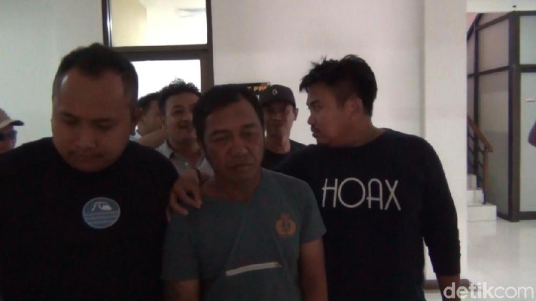 Polisi: Zuhairi Pukul Perempuan Sedang Salat karena Butuh Uang Polisi: Zuhairi Pukul Perempuan Sedang Salat karena Butuh Uang