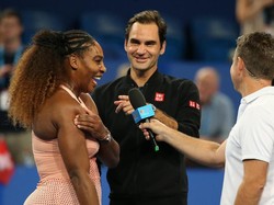 Roger Federer Kalahkan Serena Williams