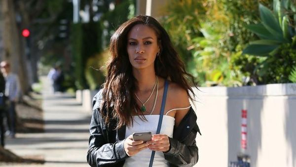 10 Gaya Santai Para Model Victorias Secret Saat Tak Pakai Lingerie