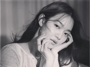 Gaya Memesona Shin Min Ah, Ratu Iklan Korea yang Dipacari Kim Woo Bin