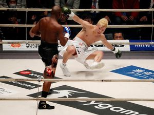 Di-KO Mayweather, Petarung Jepang Berurai Air Mata Di-KO Mayweather, Petarung Jepang Berurai Air Mata