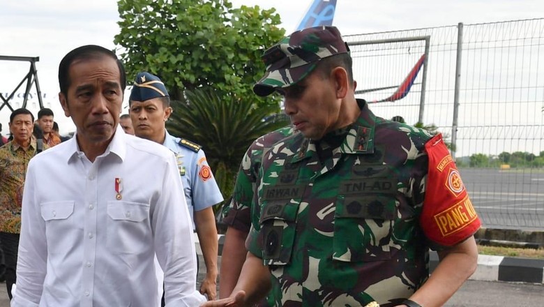 Jokowi Tinjau Lokasi Terdampak Tsunami Selat Sunda di Lampung