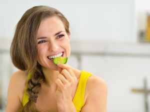 Tekanan Darah dan Berat Badan Naik? Rutinlah Makan Mentimun Tiap Malam