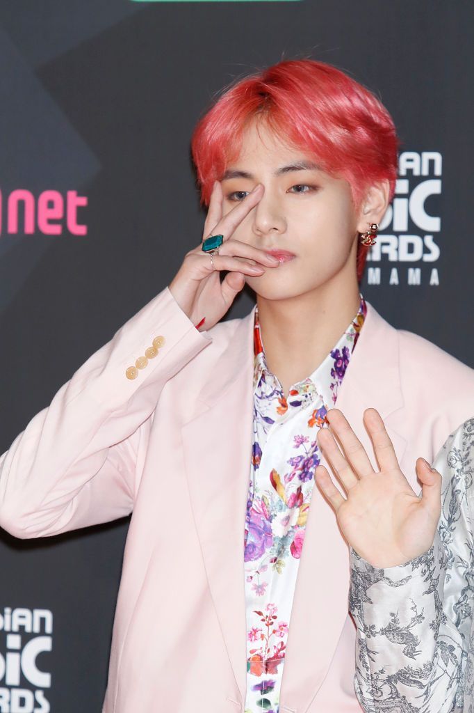 V BTS (Ken Ishii/Getty Images)