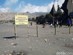 Sampah Bertebaran di Gunung Bromo Usai Libur Tahun Baru 2019