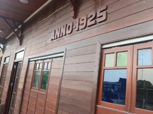 Rumah Anno 1925 dan Suvenir Khas Banjarmasin Rumah Anno 1925 dan Suvenir Khas Banjarmasin