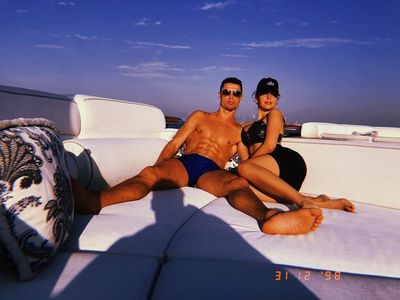 Foto: Gaya Liburan Tahun Baru Cristiano Ronaldo di Dubai