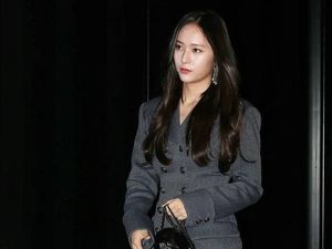 Krystal f(x) Resmi Keluar dari SM Entertainment Krystal f(x) Resmi Keluar dari SM Entertainment