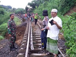 Ada Longsor, Kereta Sukabumi-Bogor Tak Beroperasi