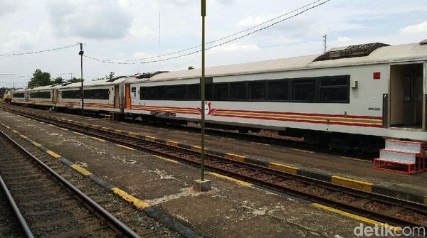 Grand Launching KA Pangandaran di Stasiun Banjar