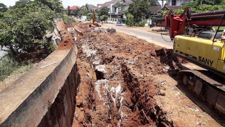 Sempat Ambles, Jalan Express Raya Bekasi Mulai Diperbaiki